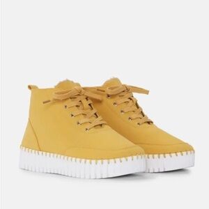 ILSE JACOBSEN yellow warm ankle tie up lined sneakers/boots NWT